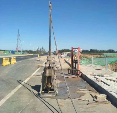 方正公路高聚物注浆加固
